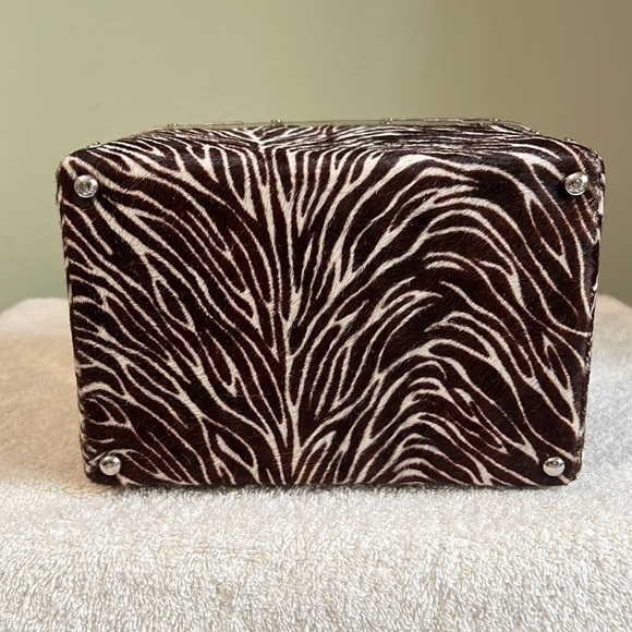 Lisette Tango Bag Train Case In Animal Print With Faux Calf Hair Feel - Picture 6 of 9